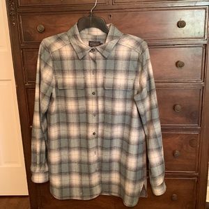 Pendleton all wool shirt size M. Never worn
